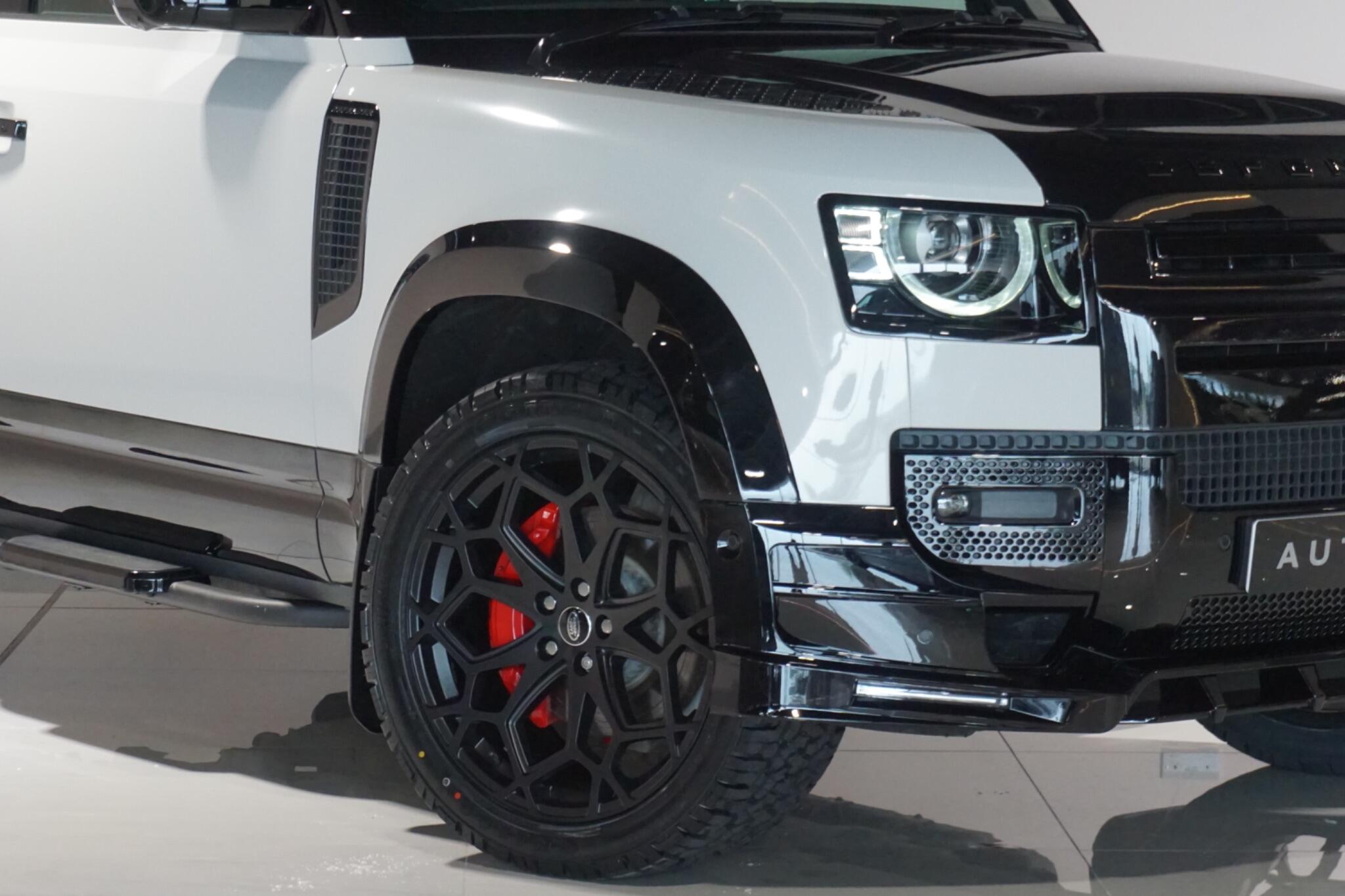 Land Rover Defender 90 3.0 D300 MHEV X-Dynamic HSE Hard Top SUV 3dr Diesel Auto 4WD SWB Euro 6 (s/s) (300 ps)
